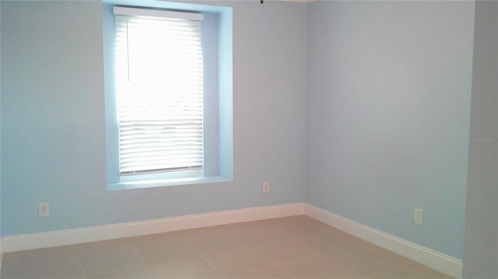 Active With Contract: $2,350 (3 beds, 2 baths, 1734 Square Feet)