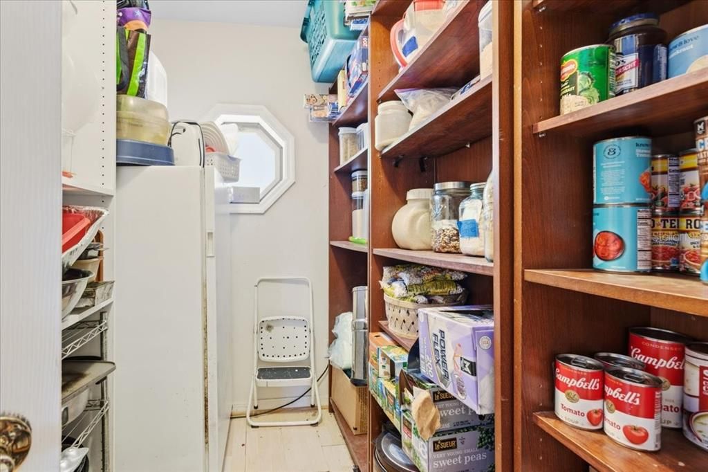 En Venta: $849,500 (5 camas, 3 baños, 3688 Pies cuadrados)