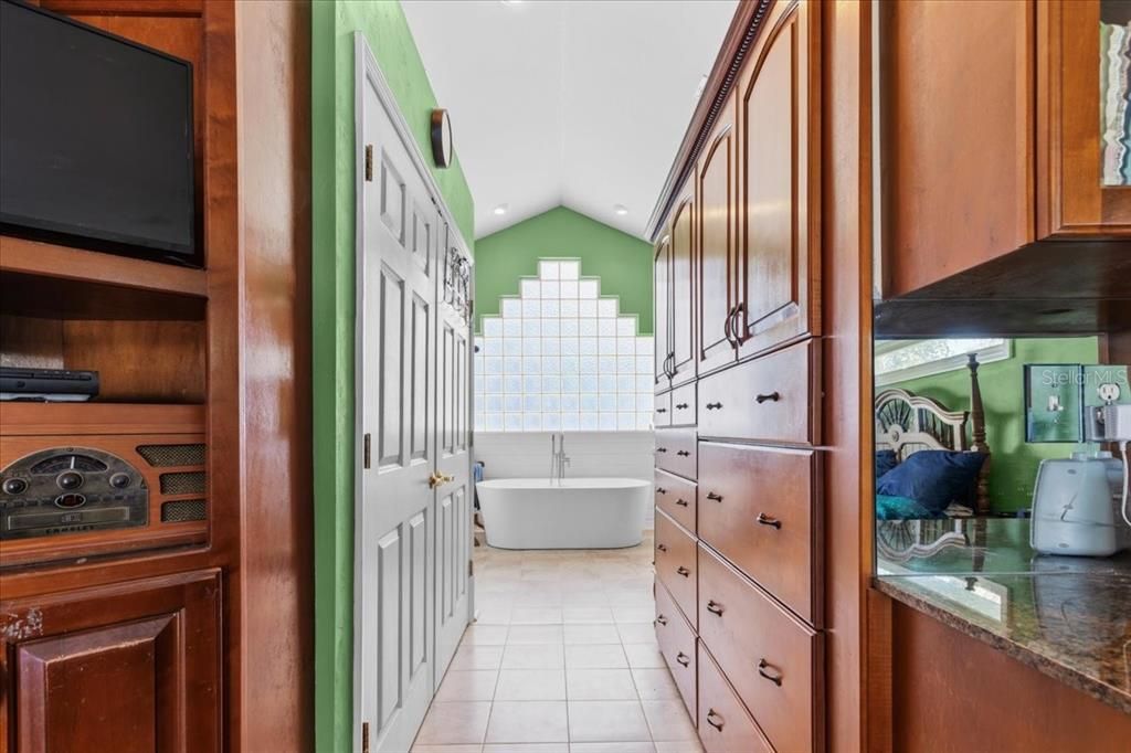 En Venta: $849,500 (5 camas, 3 baños, 3688 Pies cuadrados)