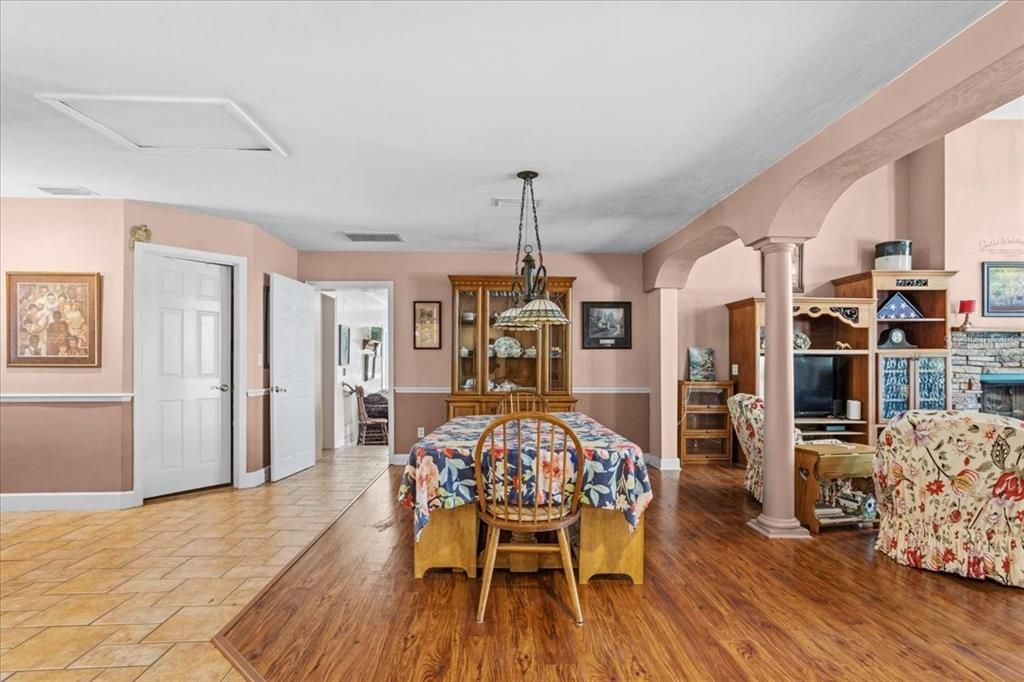 En Venta: $849,500 (5 camas, 3 baños, 3688 Pies cuadrados)