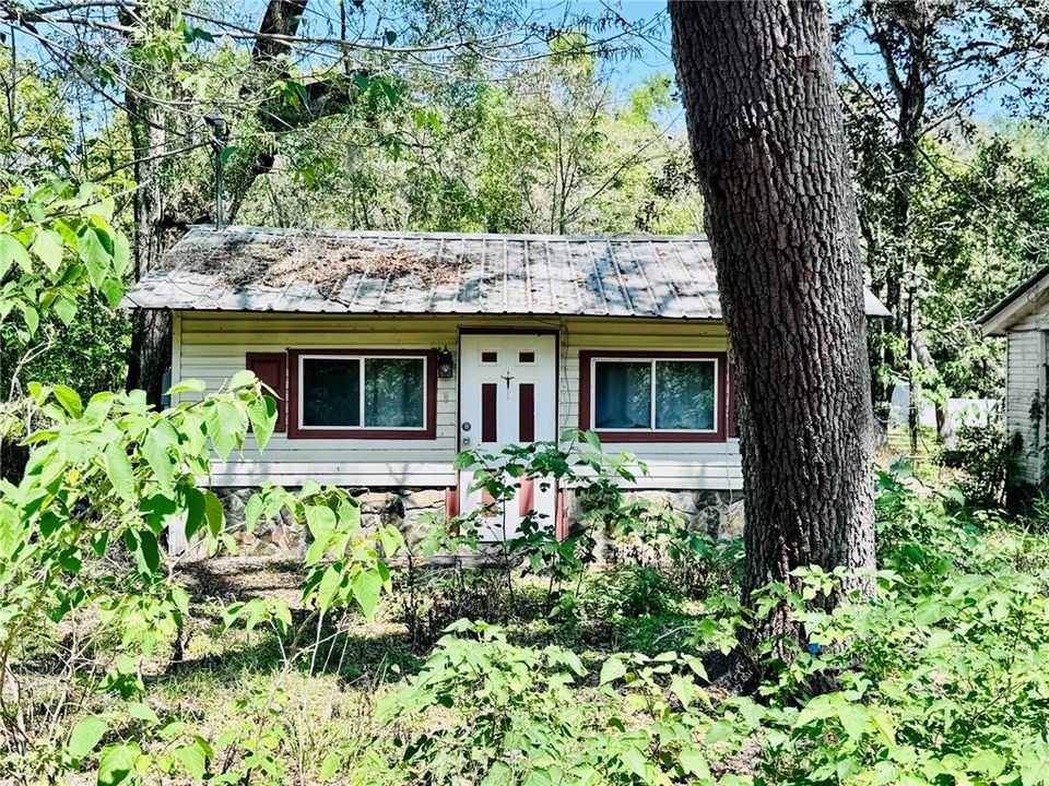 For Sale: $145,000 (3 beds, 2 baths, 1269 Square Feet)