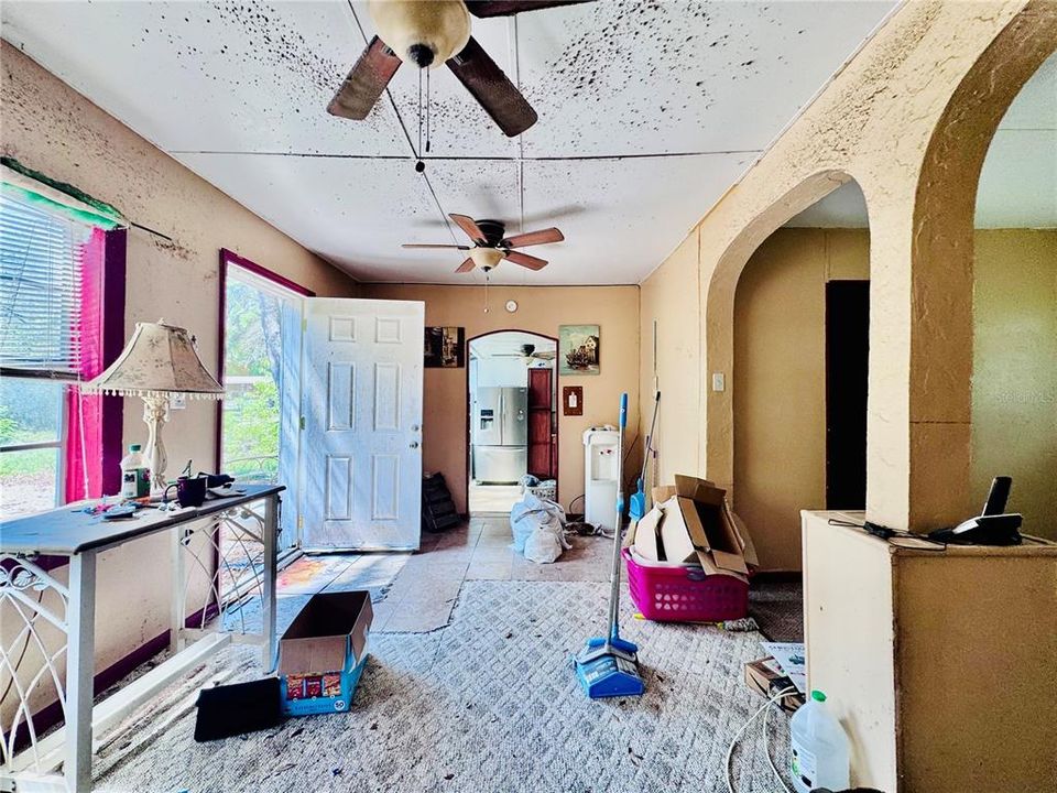 For Sale: $145,000 (3 beds, 2 baths, 1269 Square Feet)