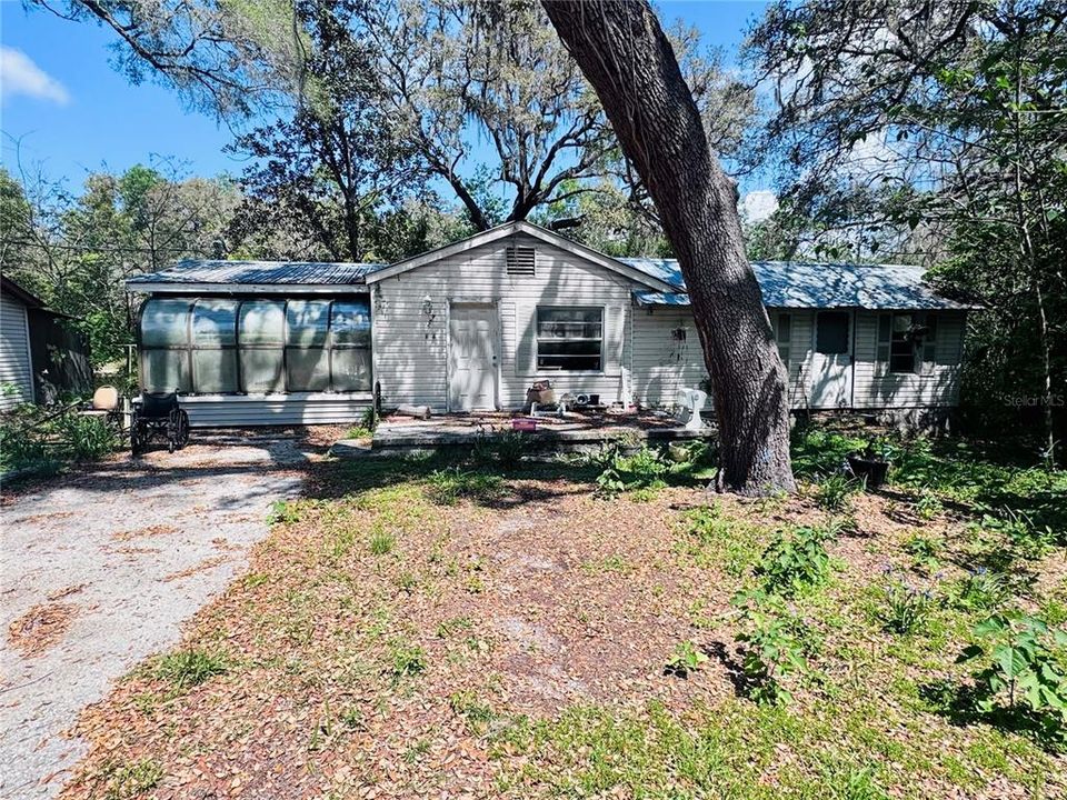 For Sale: $145,000 (3 beds, 2 baths, 1269 Square Feet)