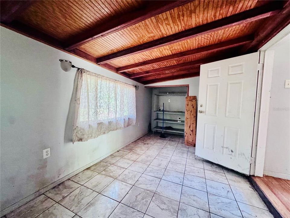 For Sale: $145,000 (3 beds, 2 baths, 1269 Square Feet)