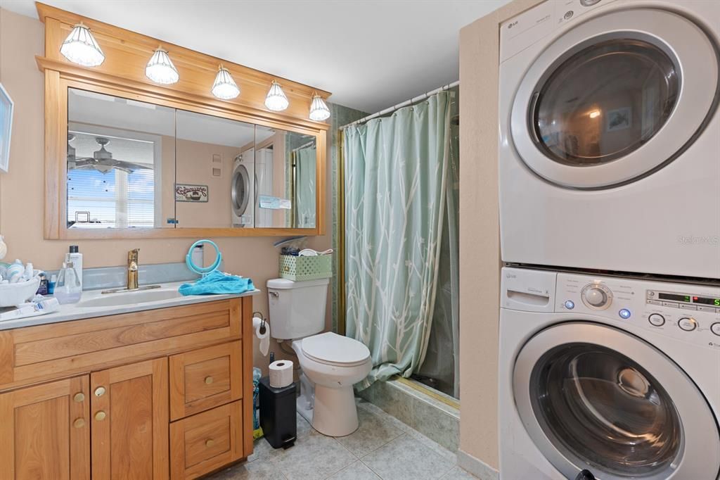 На продажу: $249,900 (3 спален, 2 ванн, 1275 Квадратных фут)