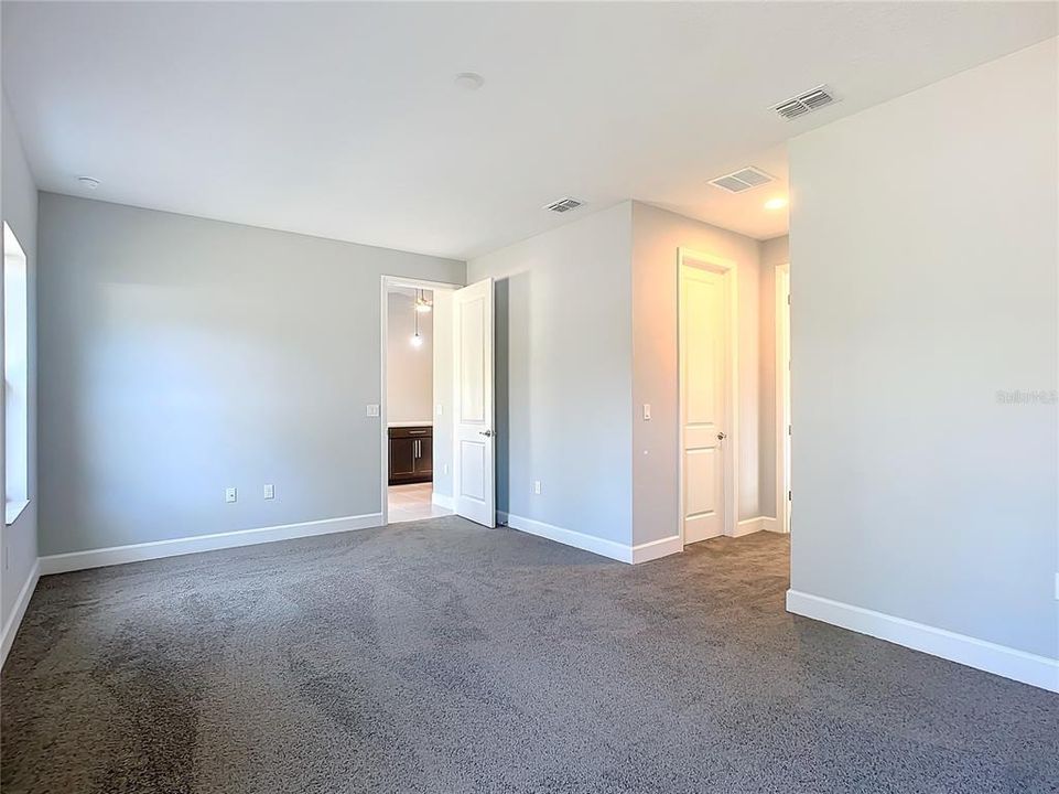 В аренду: $2,600 (4 спален, 2 ванн, 2293 Квадратных фут)