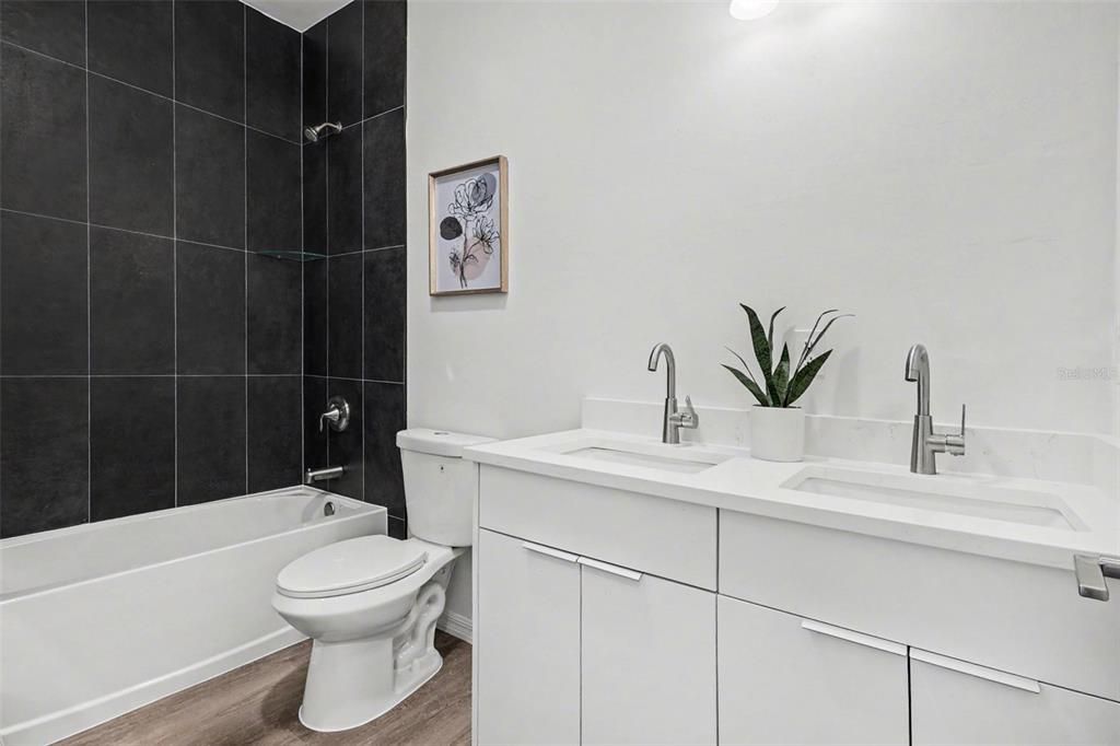 En Venta: $415,000 (3 camas, 2 baños, 1727 Pies cuadrados)