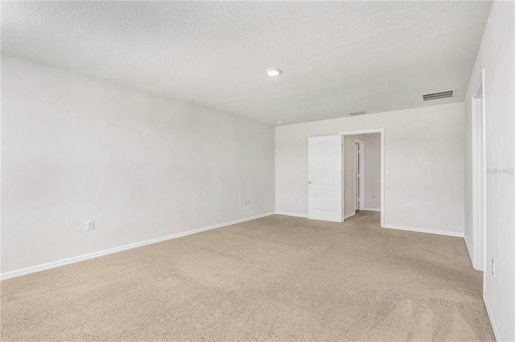 For Sale: $450,000 (5 beds, 3 baths, 2674 Square Feet)