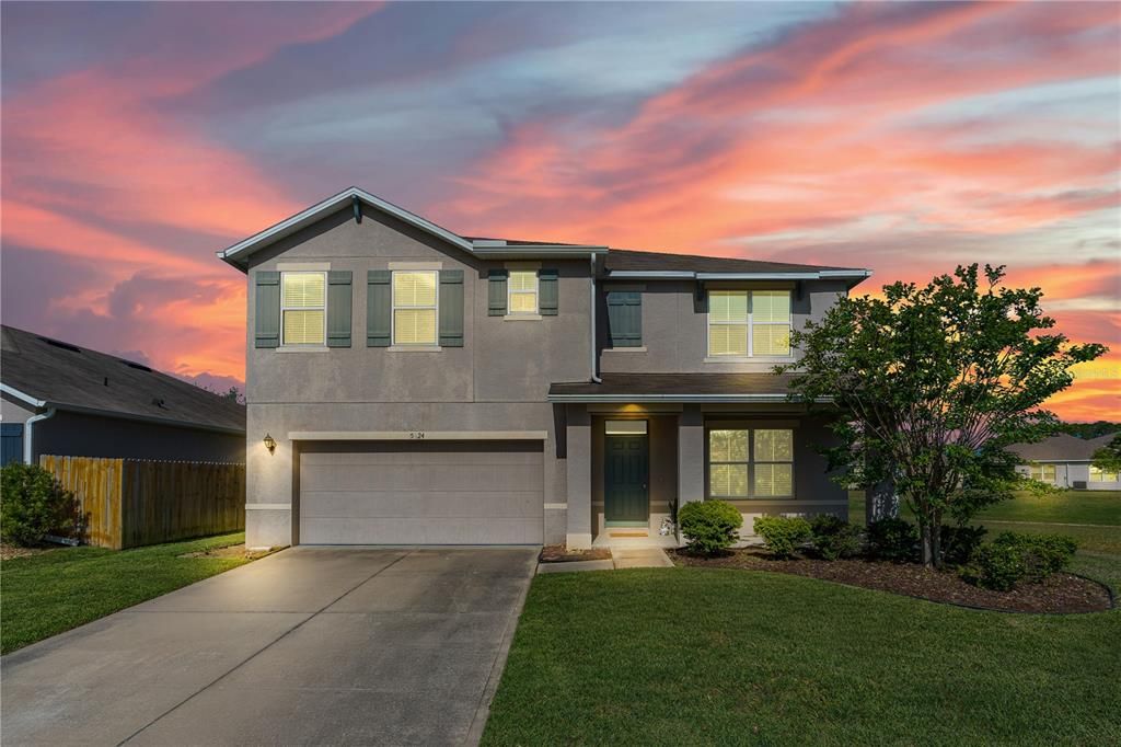For Sale: $450,000 (5 beds, 3 baths, 2674 Square Feet)