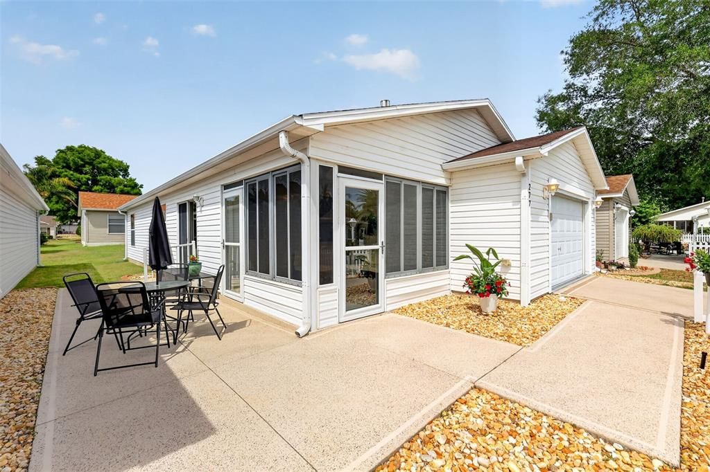 Activo con contrato: $299,900 (2 camas, 2 baños, 1156 Pies cuadrados)