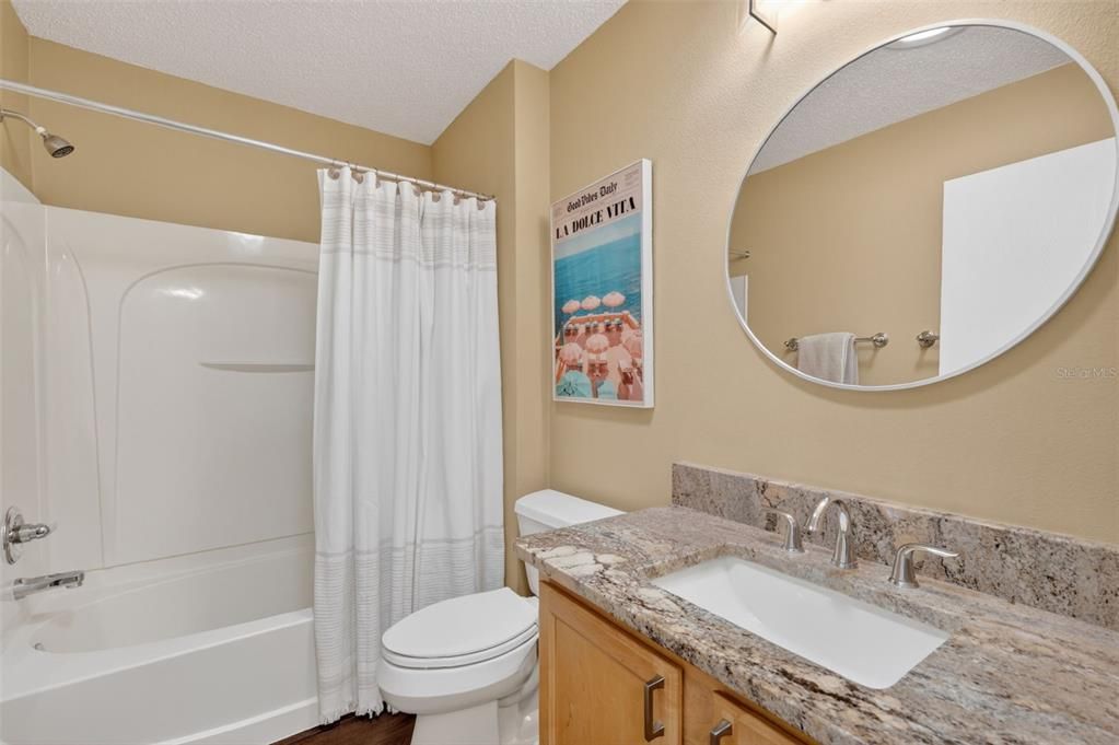 Activo con contrato: $299,900 (2 camas, 2 baños, 1156 Pies cuadrados)