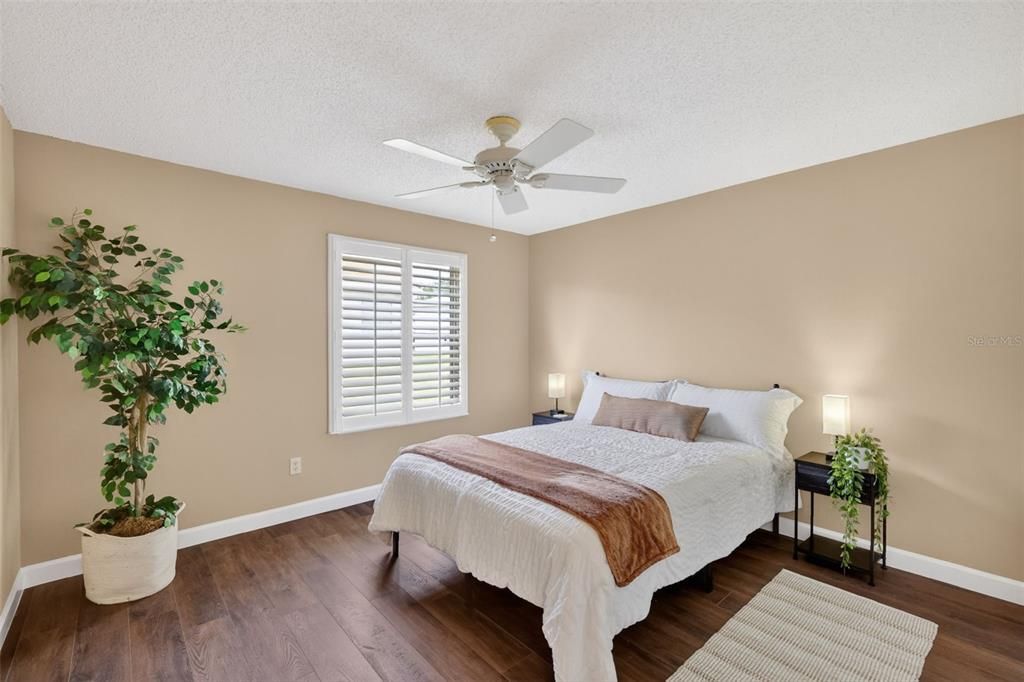 Activo con contrato: $299,900 (2 camas, 2 baños, 1156 Pies cuadrados)
