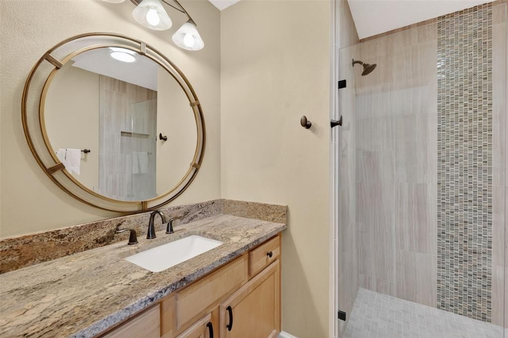 Activo con contrato: $299,900 (2 camas, 2 baños, 1156 Pies cuadrados)