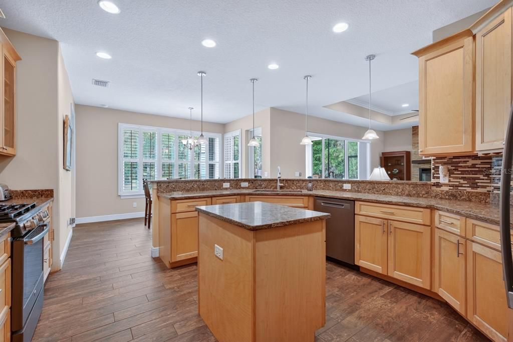 En Venta: $821,000 (4 camas, 3 baños, 3220 Pies cuadrados)