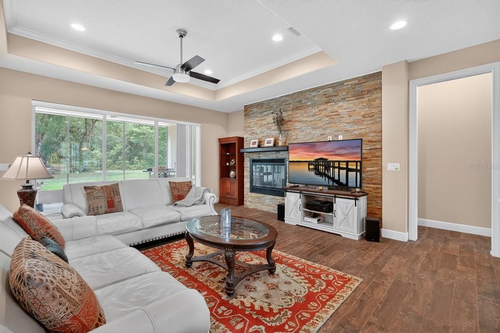 En Venta: $821,000 (4 camas, 3 baños, 3220 Pies cuadrados)