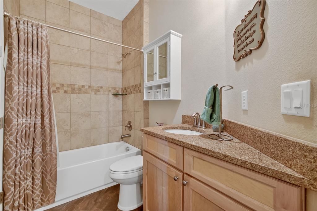 En Venta: $821,000 (4 camas, 3 baños, 3220 Pies cuadrados)