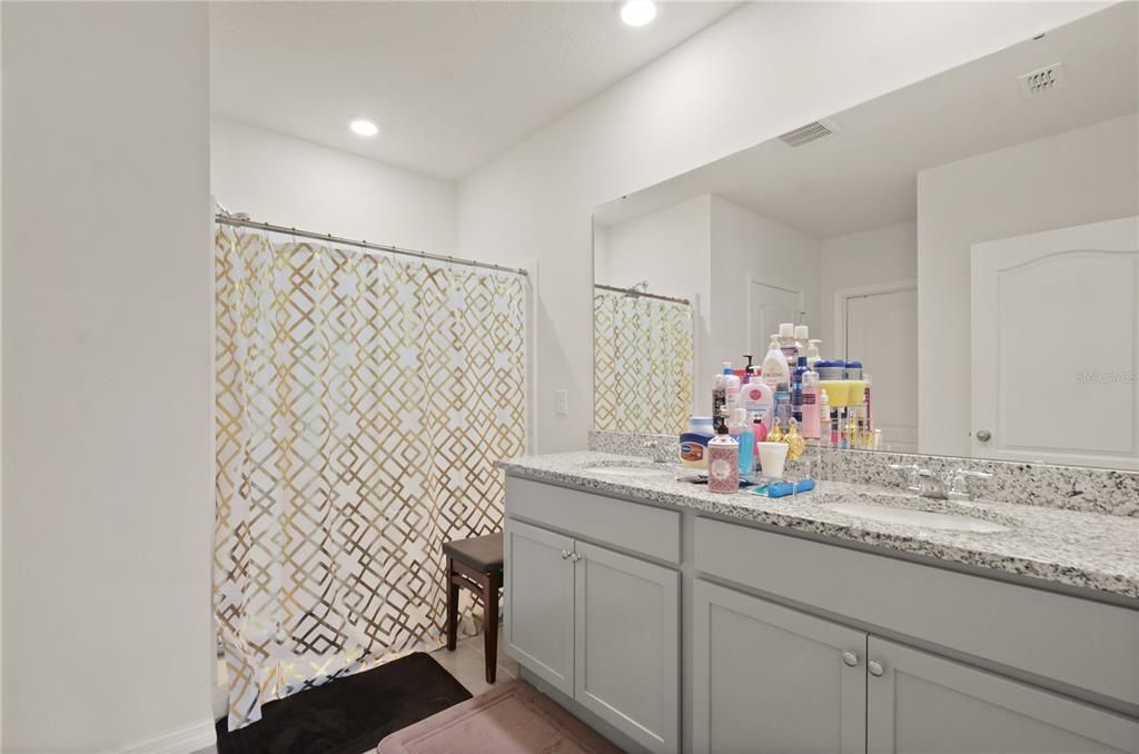 For Sale: $355,000 (4 beds, 2 baths, 1846 Square Feet)