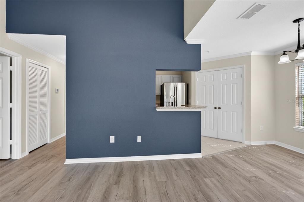For Sale: $195,000 (2 beds, 2 baths, 1244 Square Feet)
