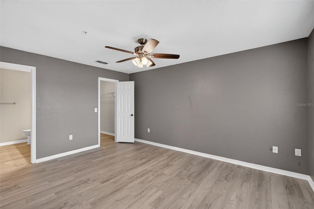For Sale: $195,000 (2 beds, 2 baths, 1244 Square Feet)
