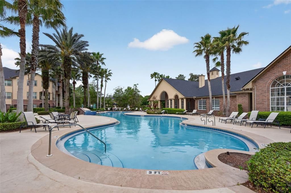 For Sale: $195,000 (2 beds, 2 baths, 1244 Square Feet)