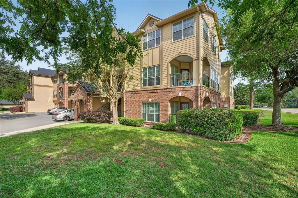 For Sale: $195,000 (2 beds, 2 baths, 1244 Square Feet)
