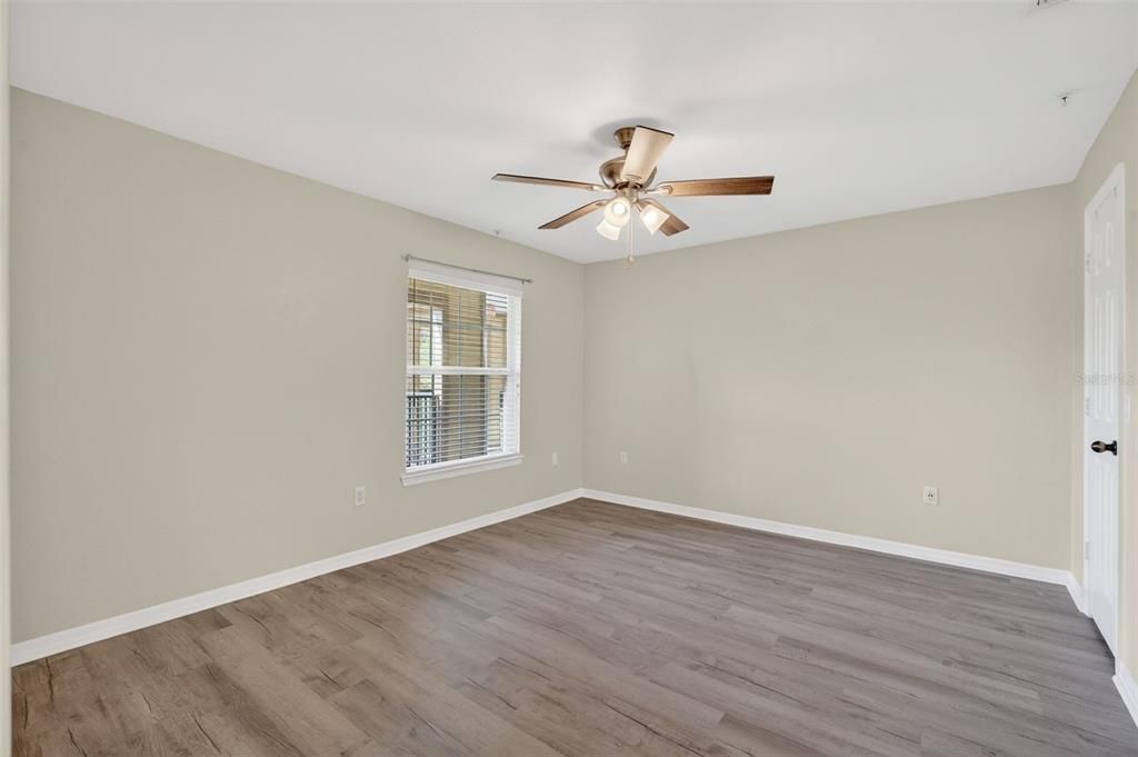 For Sale: $195,000 (2 beds, 2 baths, 1244 Square Feet)