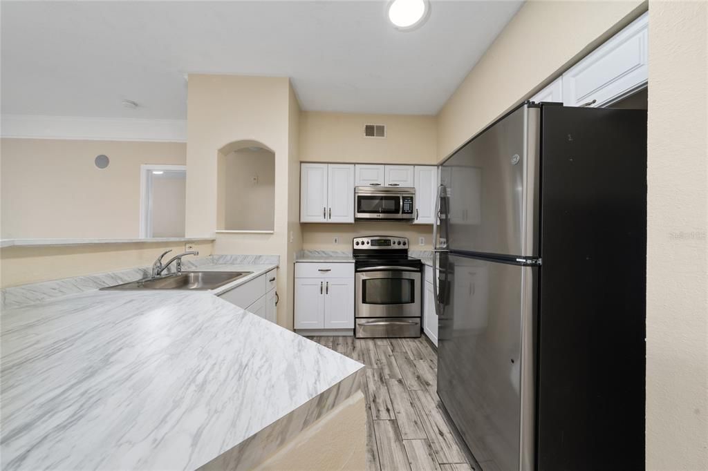 For Rent: $1,700 (2 beds, 2 baths, 1107 Square Feet)