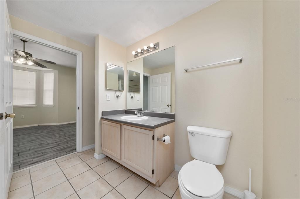 For Rent: $1,700 (2 beds, 2 baths, 1107 Square Feet)