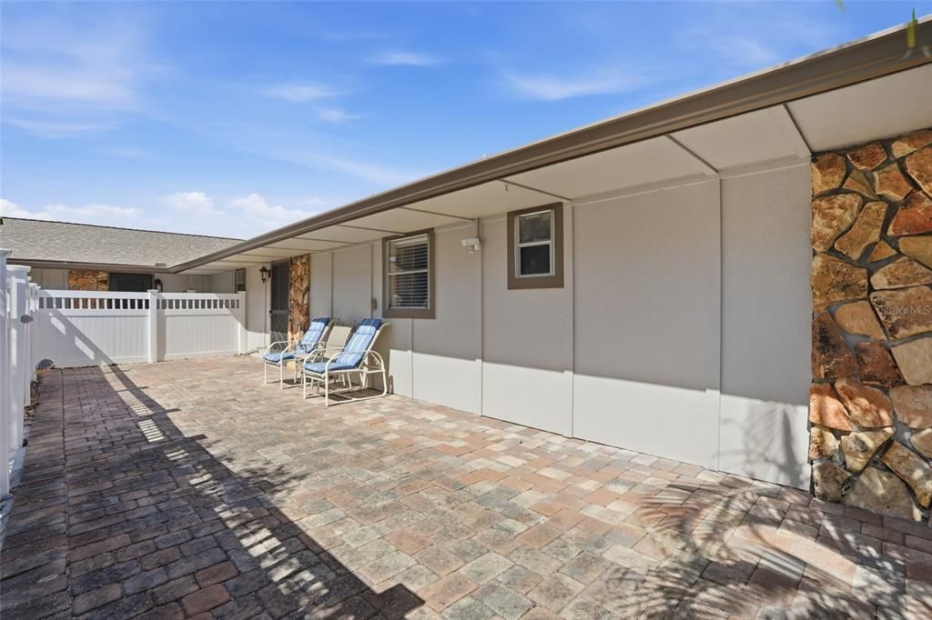For Sale: $175,000 (2 beds, 2 baths, 1200 Square Feet)