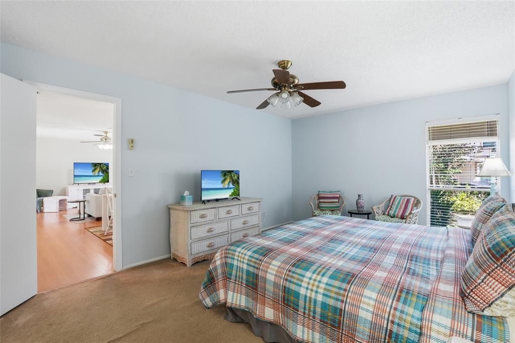 For Sale: $175,000 (2 beds, 2 baths, 1200 Square Feet)