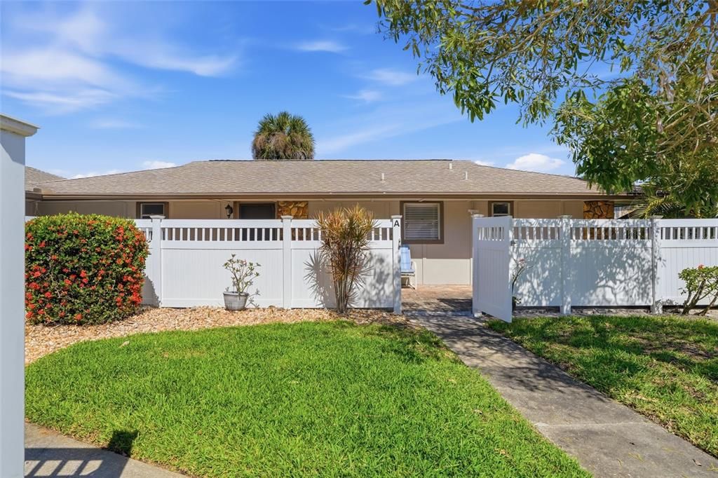 For Sale: $175,000 (2 beds, 2 baths, 1200 Square Feet)