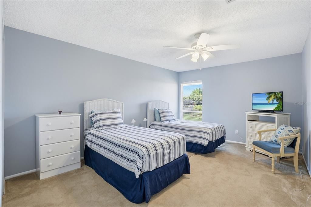 For Sale: $175,000 (2 beds, 2 baths, 1200 Square Feet)