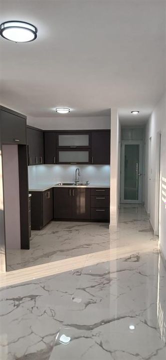 Под контрактом: $280,000 (6 спален, 0 ванн, 1800 Квадратных фут)