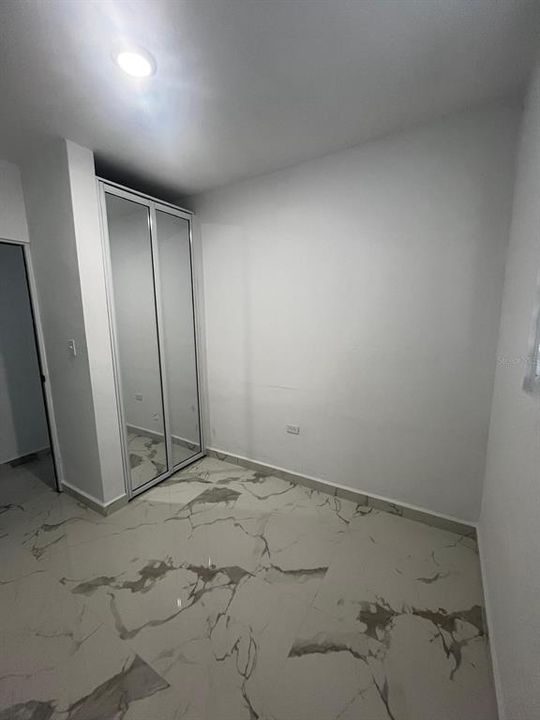 Под контрактом: $280,000 (6 спален, 0 ванн, 1800 Квадратных фут)