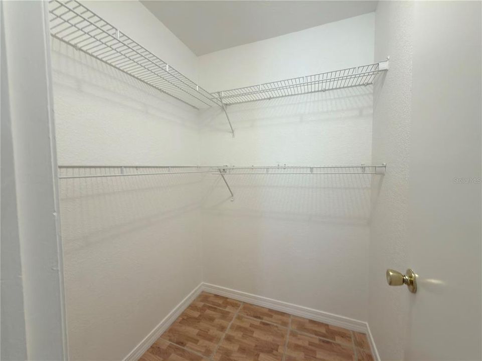 For Sale: $220,000 (2 beds, 2 baths, 854 Square Feet)