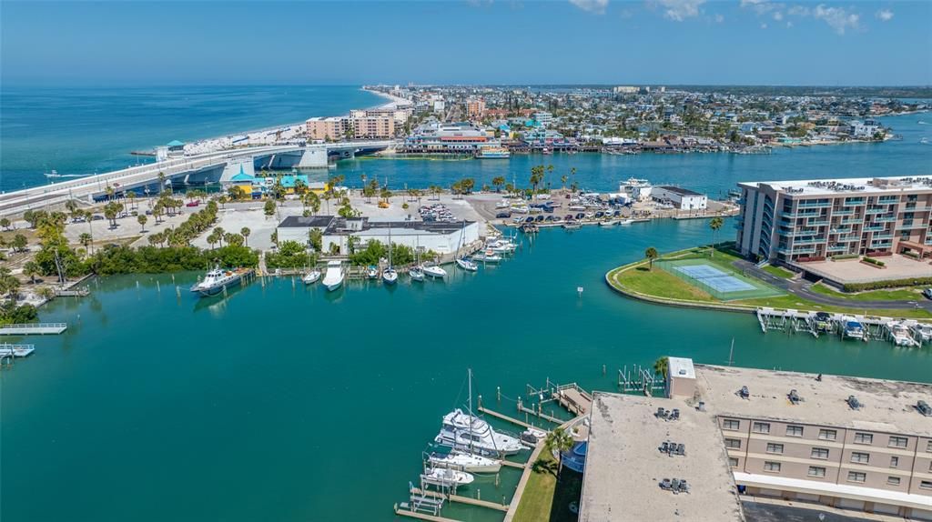 For Sale: $519,900 (2 beds, 2 baths, 1260 Square Feet)