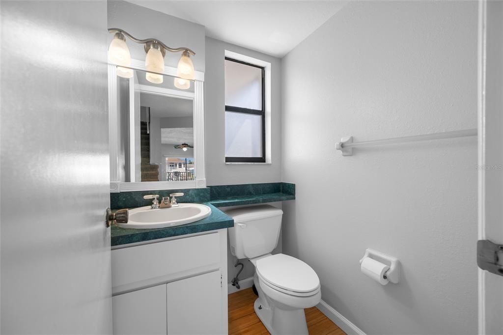 For Sale: $519,900 (2 beds, 2 baths, 1260 Square Feet)