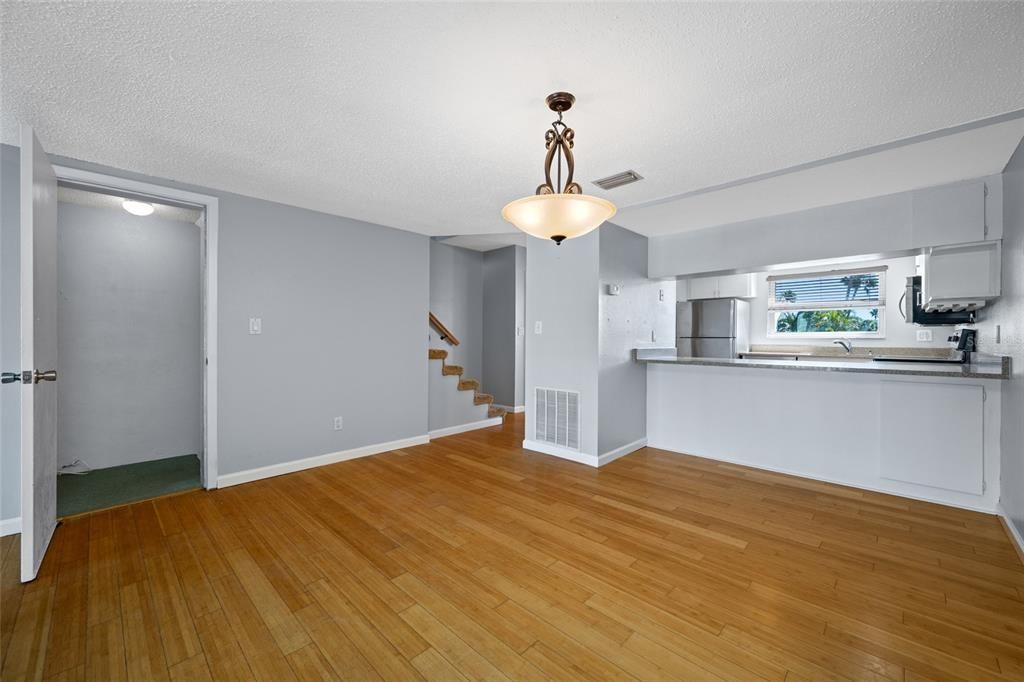 For Sale: $519,900 (2 beds, 2 baths, 1260 Square Feet)