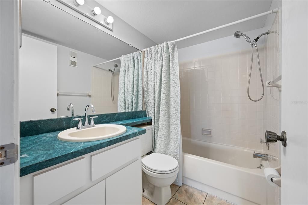 For Sale: $519,900 (2 beds, 2 baths, 1260 Square Feet)