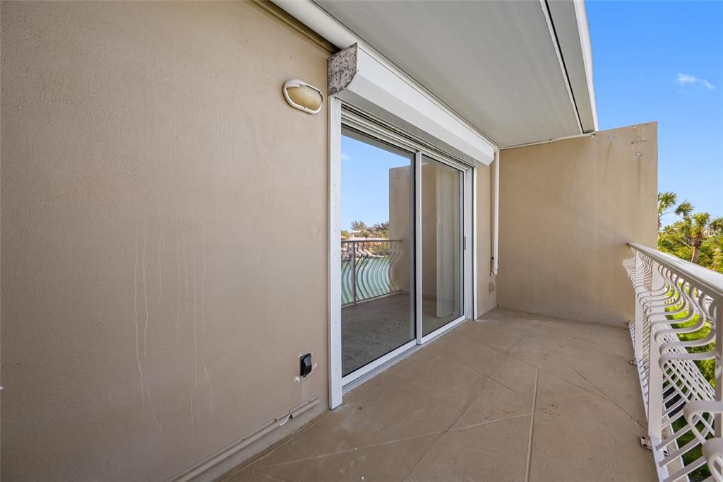 For Sale: $519,900 (2 beds, 2 baths, 1260 Square Feet)