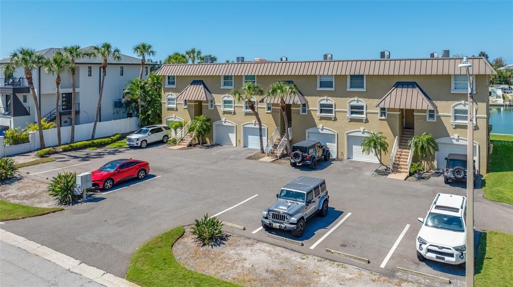 For Sale: $519,900 (2 beds, 2 baths, 1260 Square Feet)
