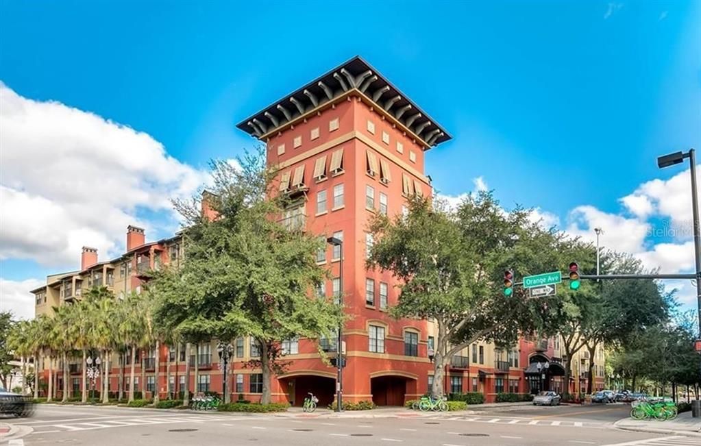 Под контрактом: $1,500 (1 спален, 1 ванн, 621 Квадратных фут)
