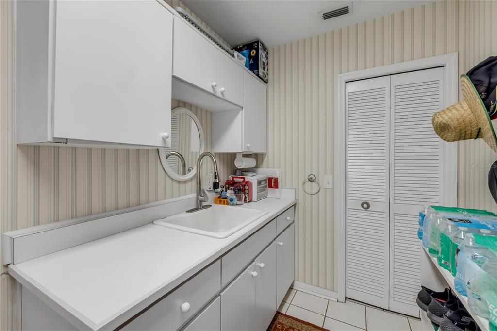 En Venta: $475,000 (3 camas, 2 baños, 2447 Pies cuadrados)