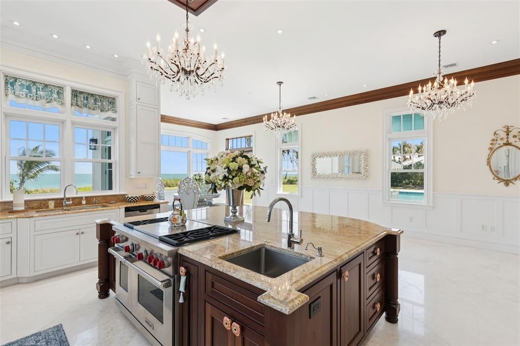 For Sale: $9,900,000 (5 beds, 4 baths, 7687 Square Feet)