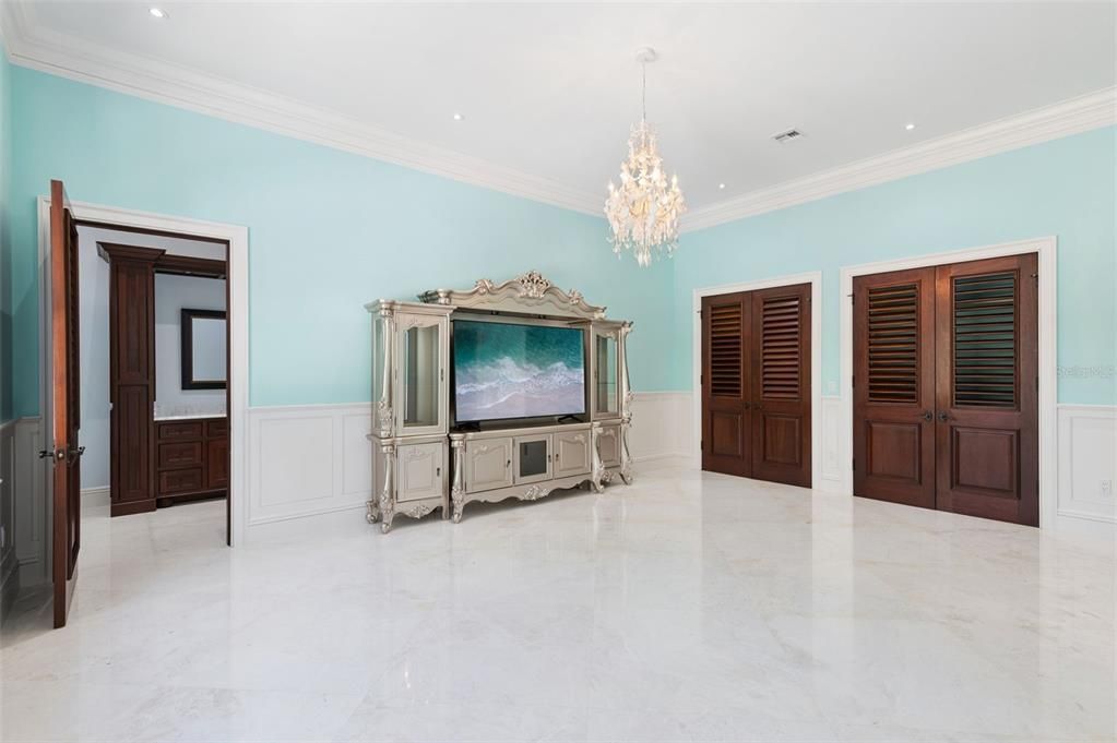 For Sale: $9,900,000 (5 beds, 4 baths, 7687 Square Feet)