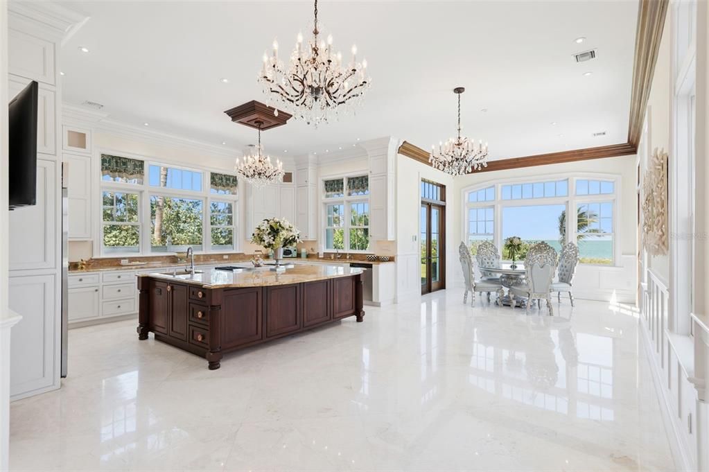 For Sale: $9,900,000 (5 beds, 4 baths, 7687 Square Feet)