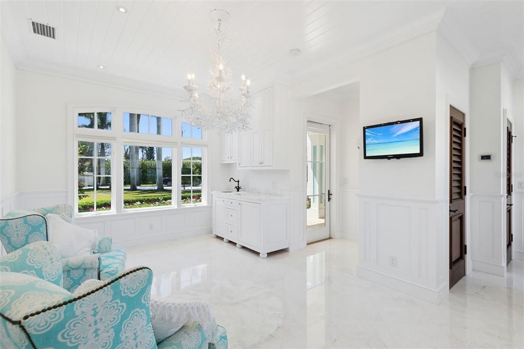 For Sale: $9,900,000 (5 beds, 4 baths, 7687 Square Feet)