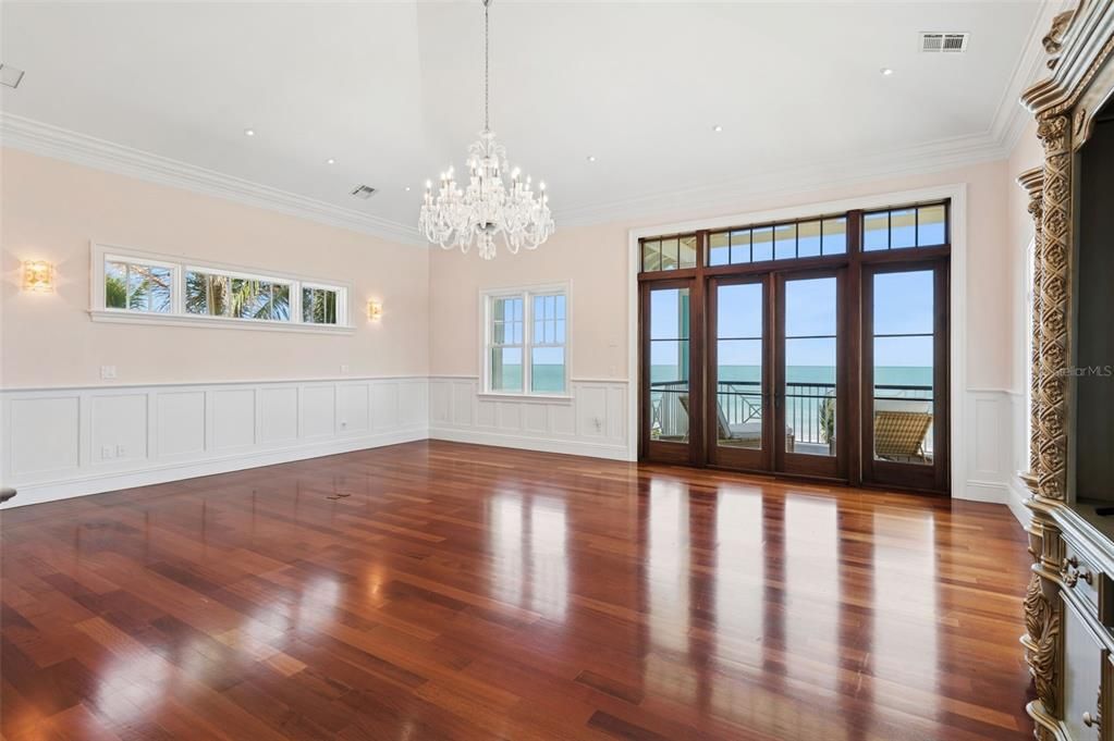 For Sale: $9,900,000 (5 beds, 4 baths, 7687 Square Feet)