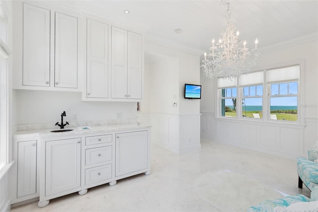 For Sale: $9,900,000 (5 beds, 4 baths, 7687 Square Feet)