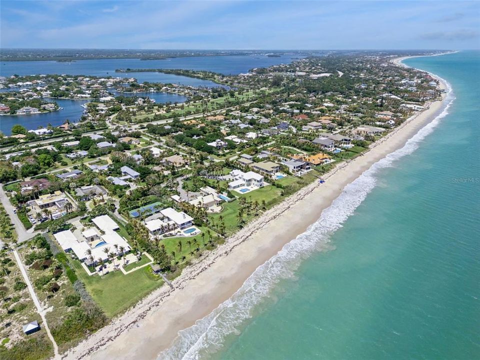 For Sale: $9,900,000 (5 beds, 4 baths, 7687 Square Feet)